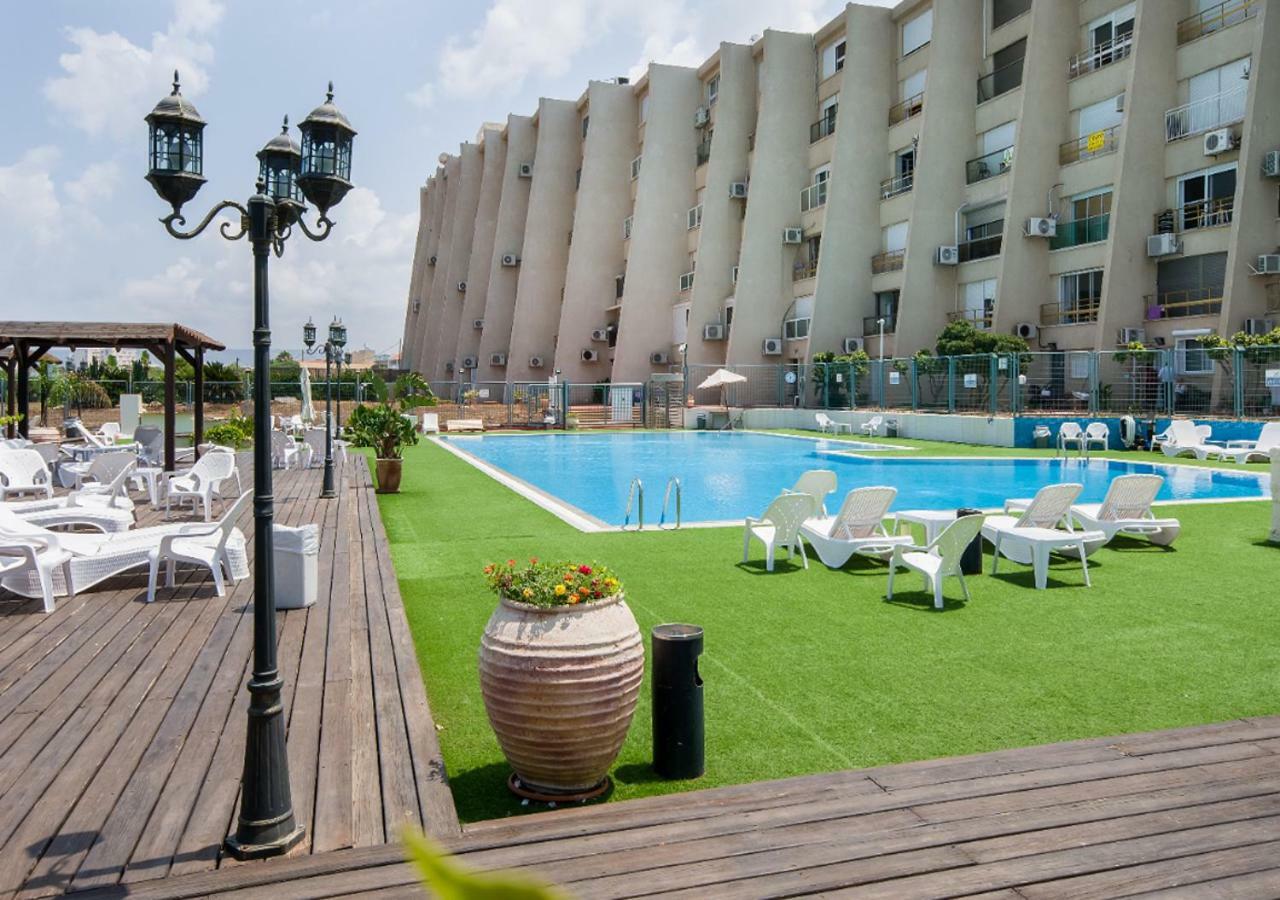 Apartamento Ha-aliya Sea View Nahariya Exterior foto